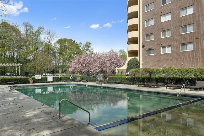 property at 1501 Clairmont Rd