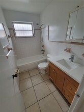 2723 SW 31st Pl in Miami, FL - Building Photo - Building Photo