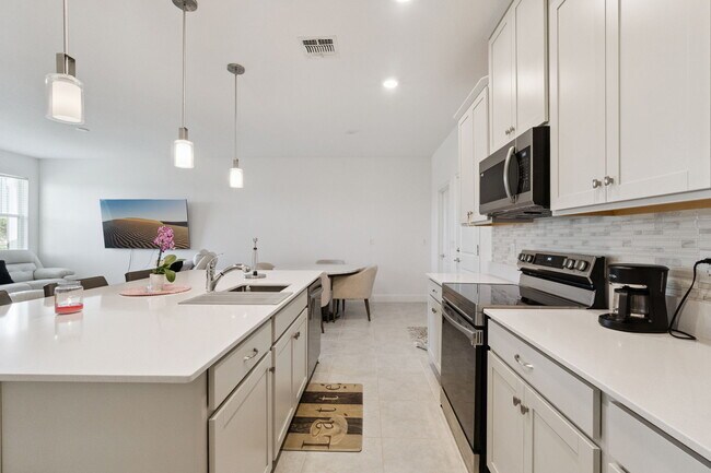 4847 Cross Pr Pkwy in St. Cloud, FL - Building Photo - Building Photo