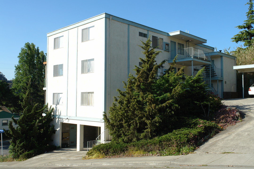 2925 Santa Clara Ave in El Cerrito, CA - Foto de edificio