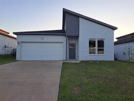 3235 Noor St in Dallas, TX - Building Photo