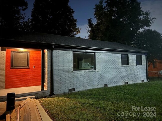 property at 2052 Syracuse Dr