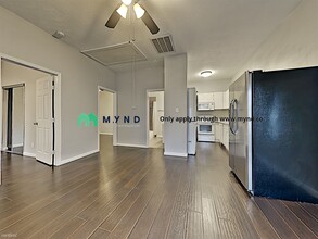 1606 Ruthven St-Unit -Apt B in Houston, TX - Building Photo - Building Photo