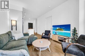 293 The Kingsway in Toronto, ON - Building Photo - Building Photo