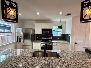 4322 Chapman St in Houston, TX - Foto de edificio - Building Photo