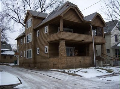 864 Chalker St in Akron, OH - Building Photo