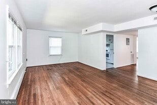 130 S 29th St in Purcellville, VA - Building Photo