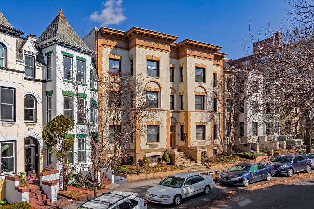 1843 Mintwood Pl Nw in Washington, DC - Building Photo