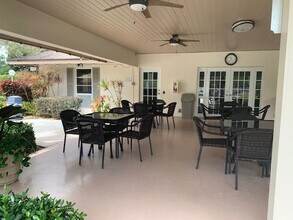 3499 Oaks Way in Pompano Beach, FL - Building Photo - Building Photo