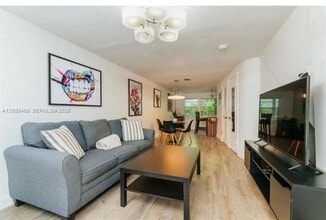 6865 Bay Dr in Miami Beach, FL - Building Photo - Building Photo