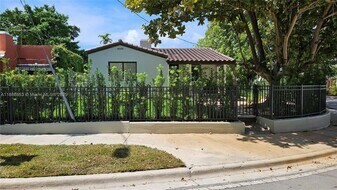 424 NE 63rd St in Miami, FL - Building Photo