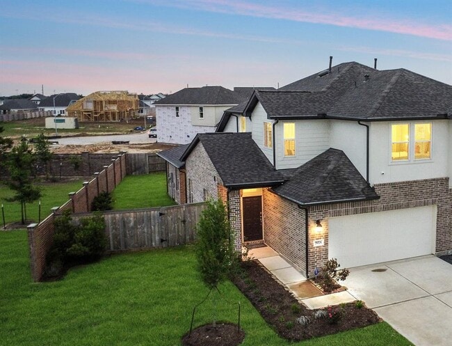 property at 21015 Bay Vlg Dr