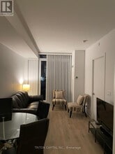 9471 Yonge St in Richmond Hill, ON - Building Photo - Building Photo