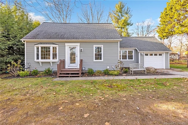 121 Nichols Ave in Shelton, CT - Building Photo - Building Photo