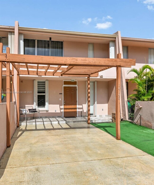 property at 14145 Kendale Lakes Cir