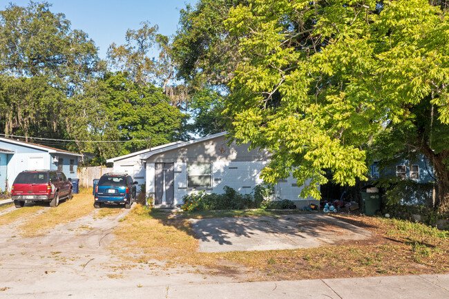 9610 N 15th St in Tampa, FL - Foto de edificio - Building Photo