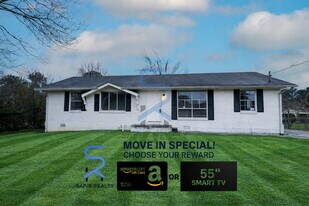 8951 Cornell Dr in Jonesboro, GA - Building Photo