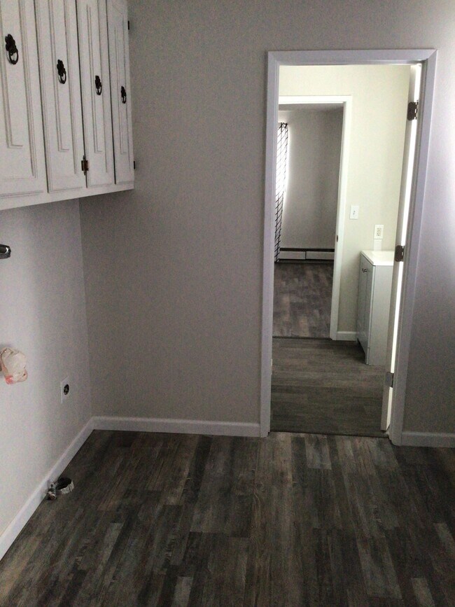 1320 Summers Ln in Klamath Falls, OR - Building Photo - Building Photo