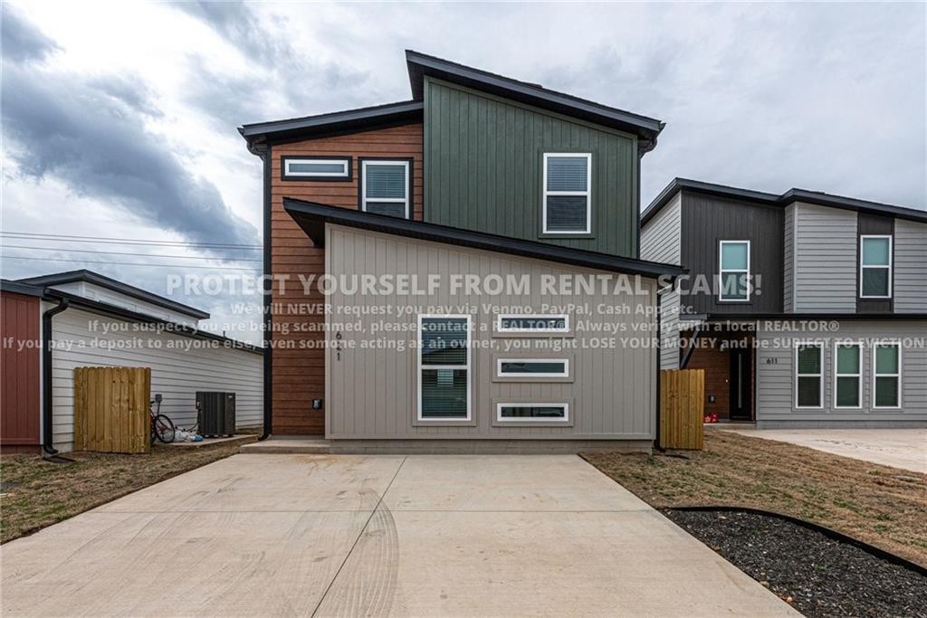 621 St Charles Pl in Bentonville, AR - Building Photo