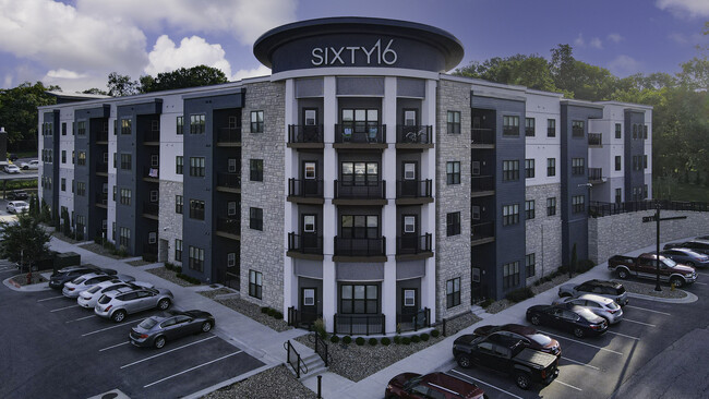 Sixty16 in Shawnee, KS - Foto de edificio - Building Photo