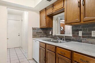 421 San Mateo Dr in Garland, TX - Foto de edificio - Building Photo