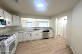 171 Dorado Beach Ct in Freehold, NJ - Building Photo - Building Photo