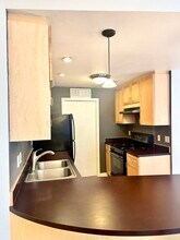 327 NW Park Ave, Unit 1C in Portland, OR - Foto de edificio - Building Photo