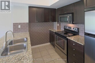 20 Elsie Ln in Toronto, ON - Building Photo - Building Photo