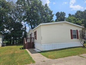 130 Lynnwood Cir in Clarksville, TN - Building Photo - Building Photo