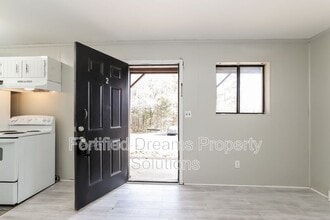 201 Leisure Time Ln in Winston-Salem, NC - Foto de edificio - Building Photo