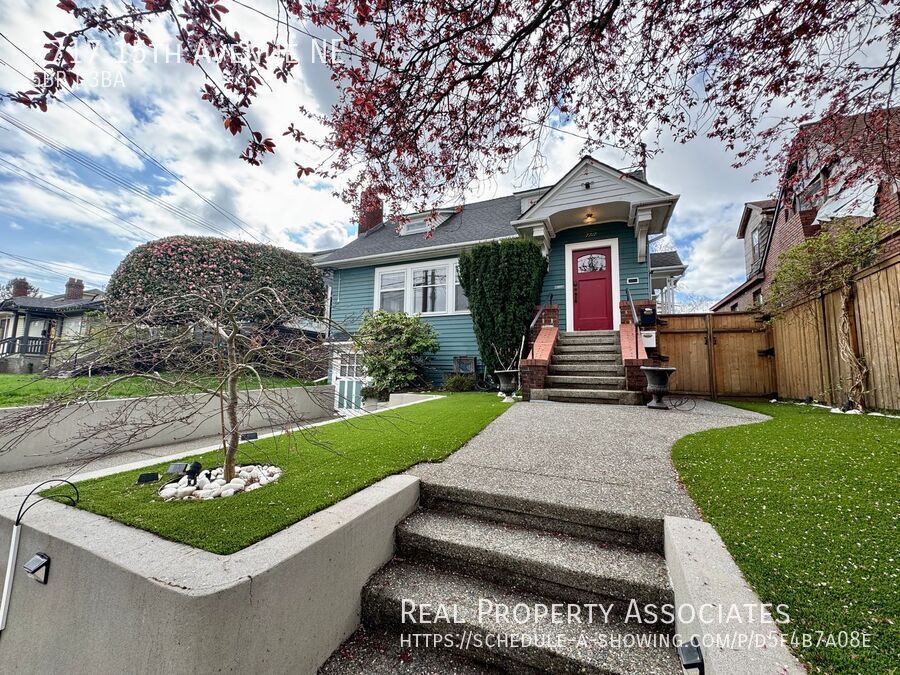 7717 15th Ave NE in Seattle, WA - Foto de edificio