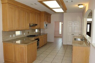 11110 Sherwood Garden Dr in Houston, TX - Building Photo - Building Photo