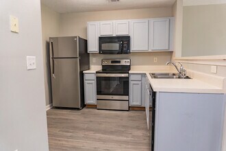 268 Swaying Pine Ct in Crestview, FL - Building Photo - Building Photo