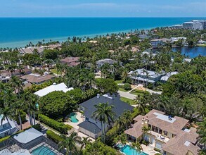 194 4th Ave N in Naples, FL - Building Photo - Building Photo