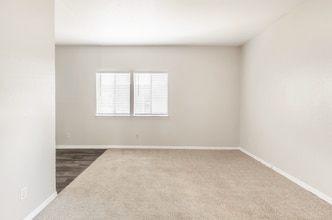 Oaks at Spring Valley in Richardson, TX - Building Photo - Building Photo