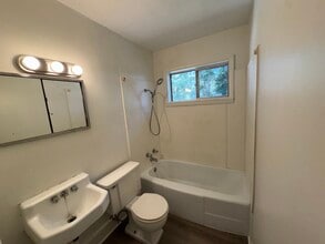 1204 Fairlane Dr in Dothan, AL - Building Photo - Building Photo