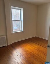 467 Washington Ave, Unit 1 in Hackensack, NJ - Building Photo - Building Photo