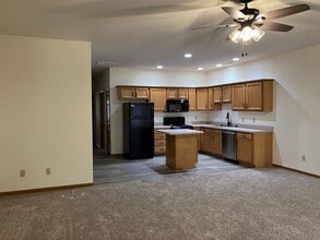 1023 Laurel Tree Ct in Troy, OH - Building Photo - Building Photo