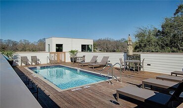 1512 Forest Trail in Austin, TX - Foto de edificio - Building Photo