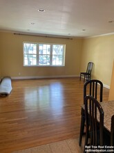 204 Lake Shore Rd, Unit 1 in Boston, MA - Building Photo - Building Photo