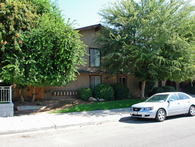 Chalmette Garden in Fresno, CA - Building Photo - Building Photo