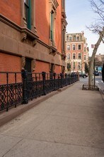 241 Lenox Ave in New York, NY - Building Photo - Building Photo