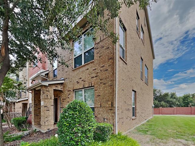 1802 English Ln in Carrollton, TX - Building Photo - Building Photo