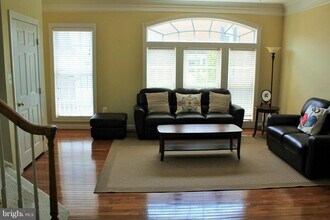 9404 Carriage Hill St in Frederick, MD - Building Photo - Building Photo