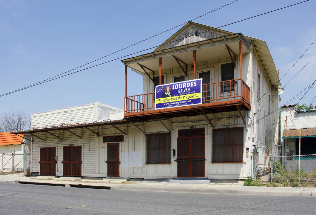 1807 Guadalupe St in San Antonio, TX - Building Photo