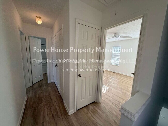 3859 Meadow Creek Dr in Norcross, GA - Building Photo - Building Photo