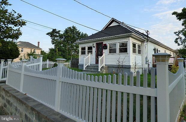 property at 4815 Jay St NE