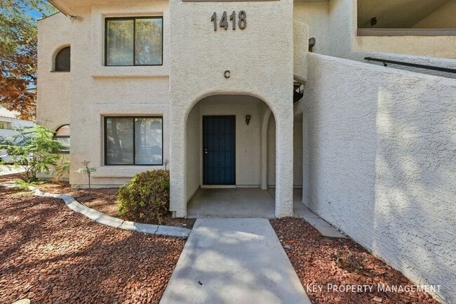 1418 Santa Margarita St in Las Vegas, NV - Building Photo - Building Photo