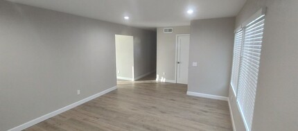 10466 Westchester Ave in San Diego, CA - Building Photo - Building Photo