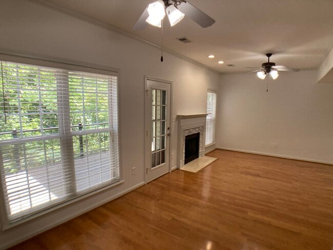 4018 River Walk Ln